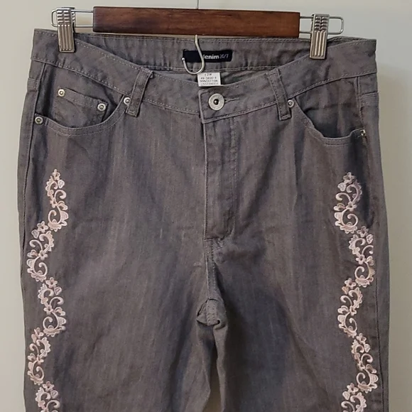 5/$25 VTG DENIM 24/7 Floral Embroidered Midrise Trouser Wide Leg Ankle Jeans - Picture 4 of 8